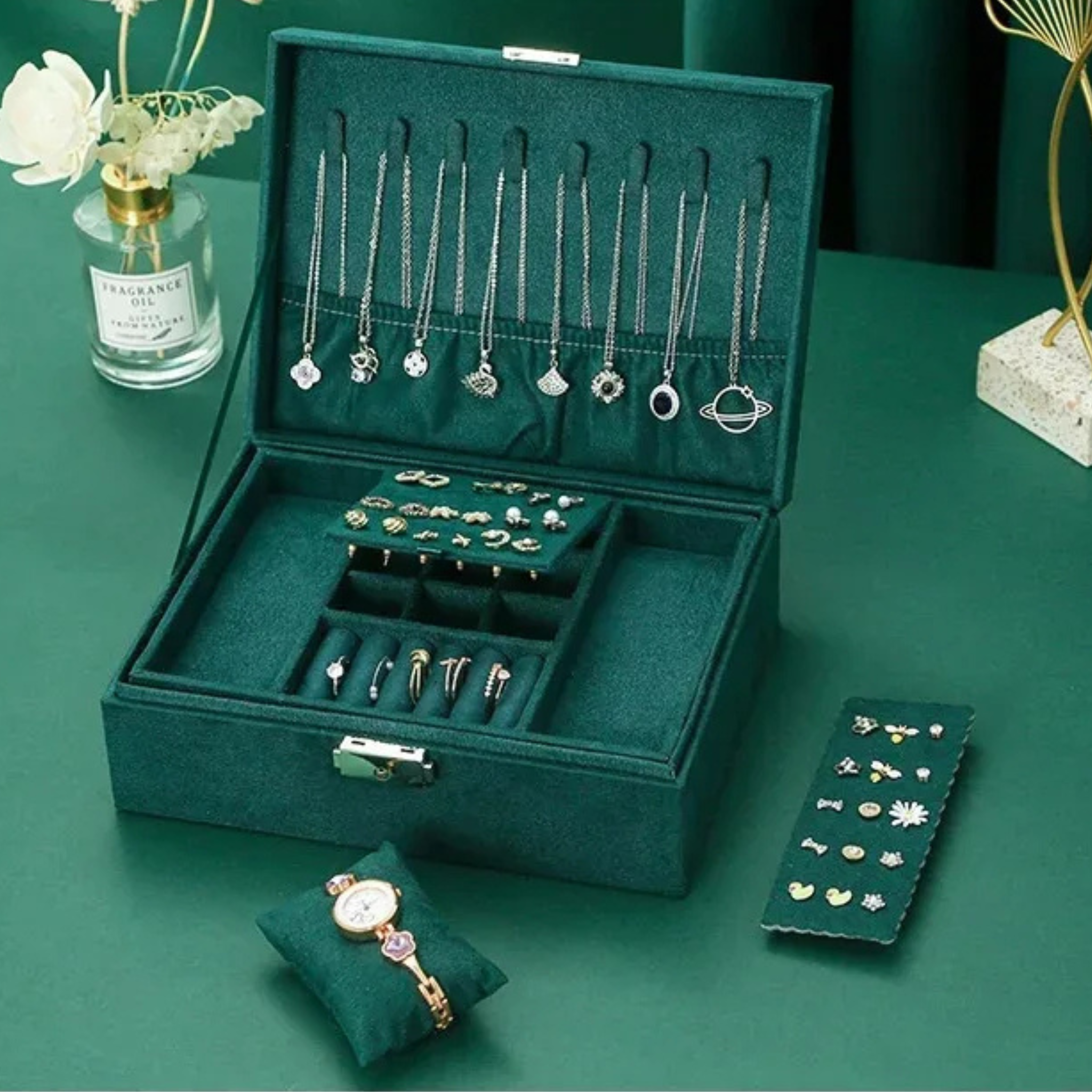 Boîte à bijoux en velours avec serrure