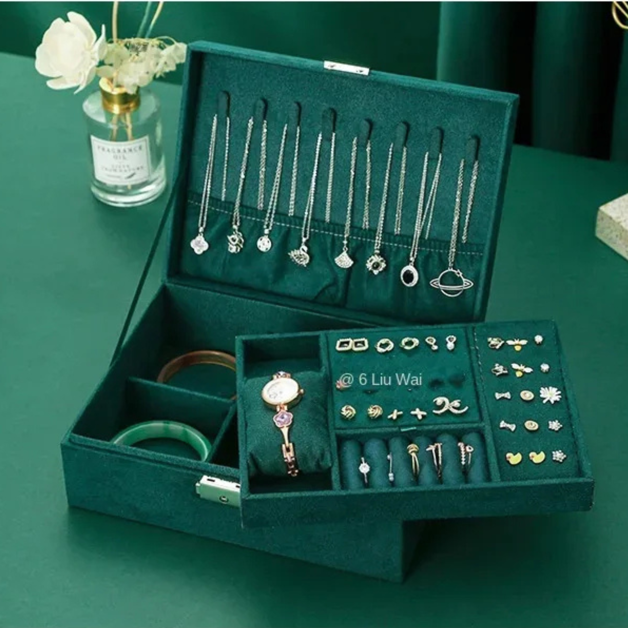 Boîte à bijoux en velours avec serrure