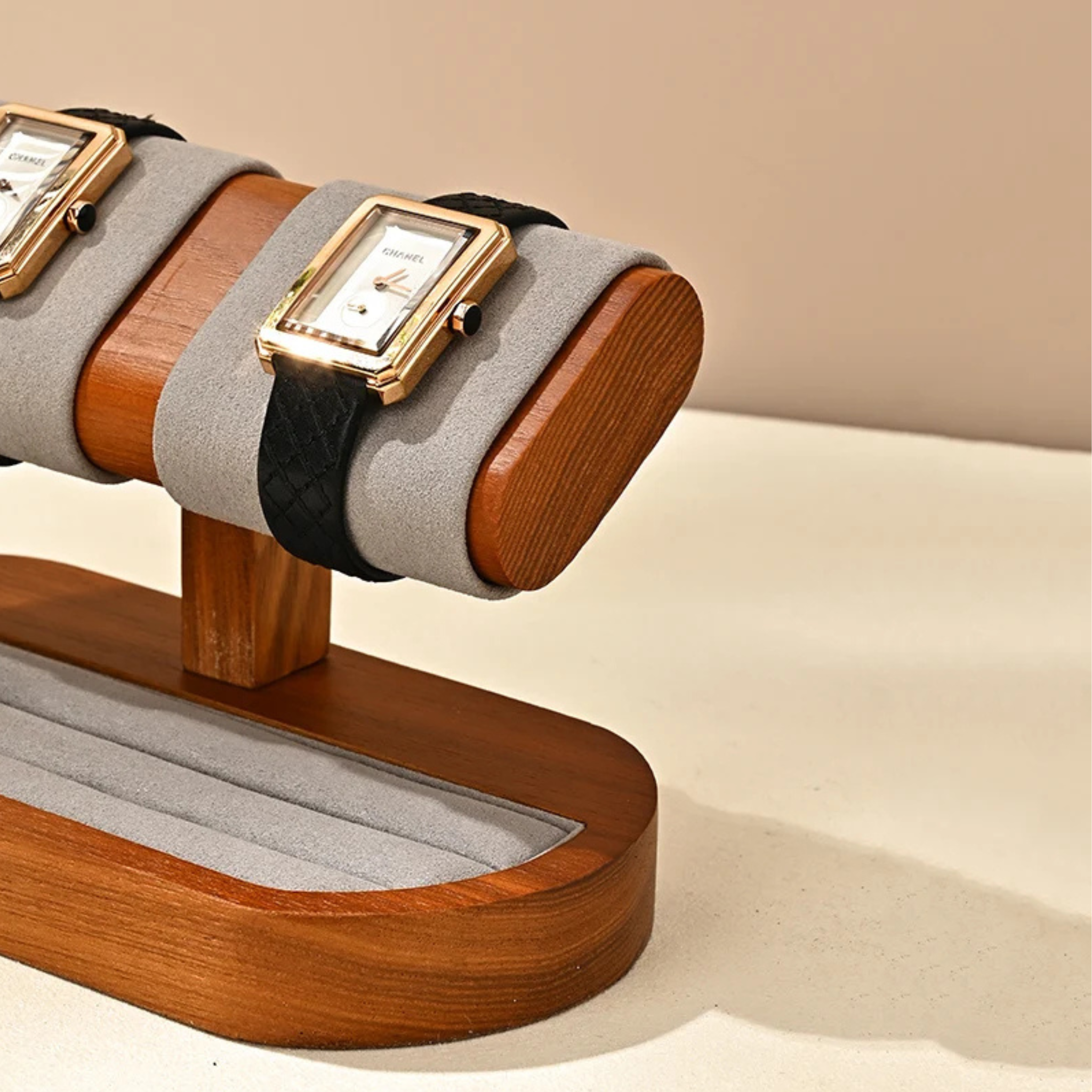 Présentoir à bijoux raffiné en bois