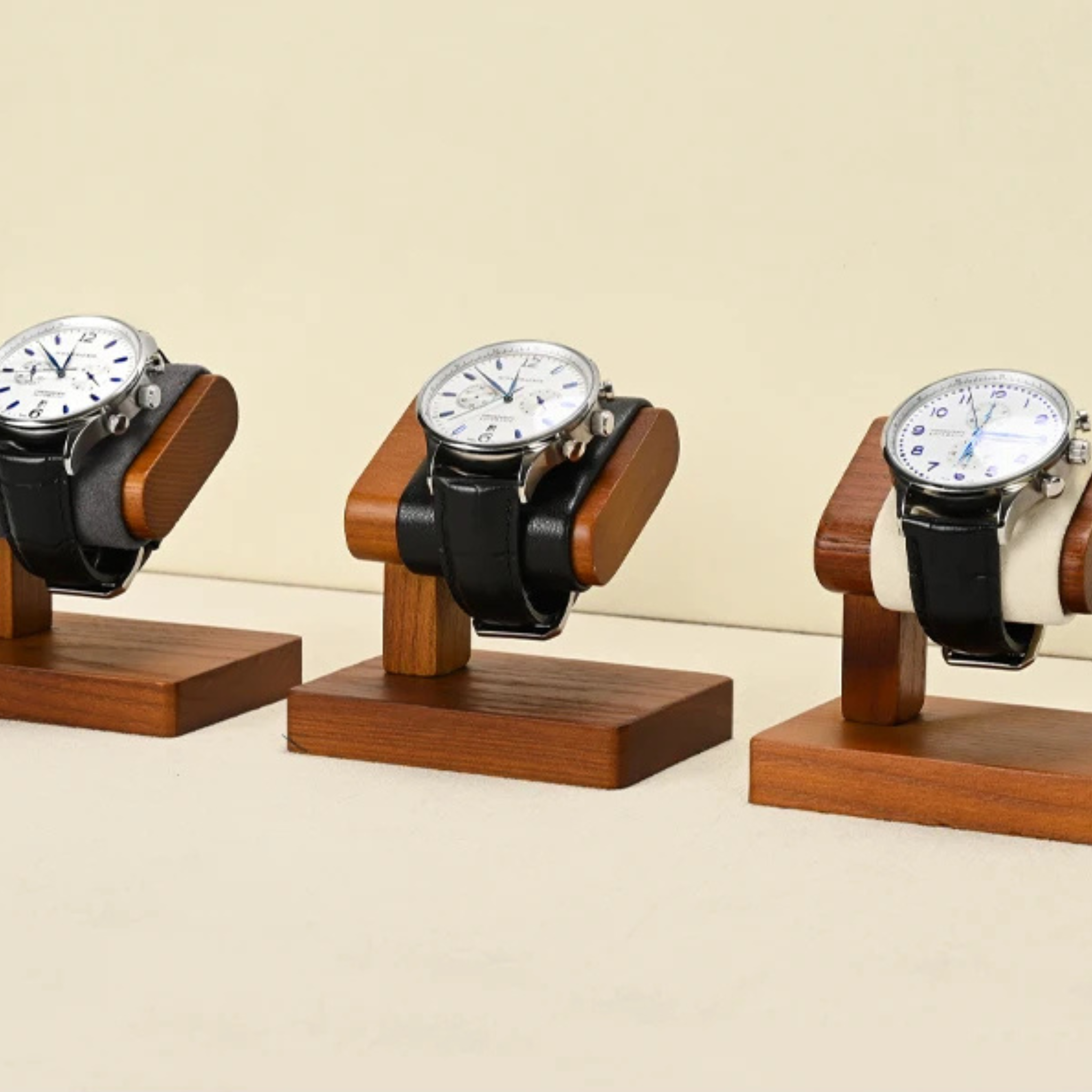 Présentoir en bois style épuré japonais