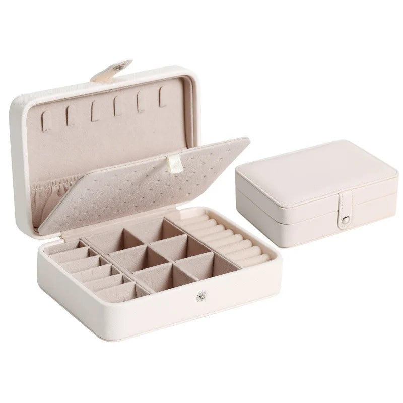 Boîte à bijoux compacte en cuir