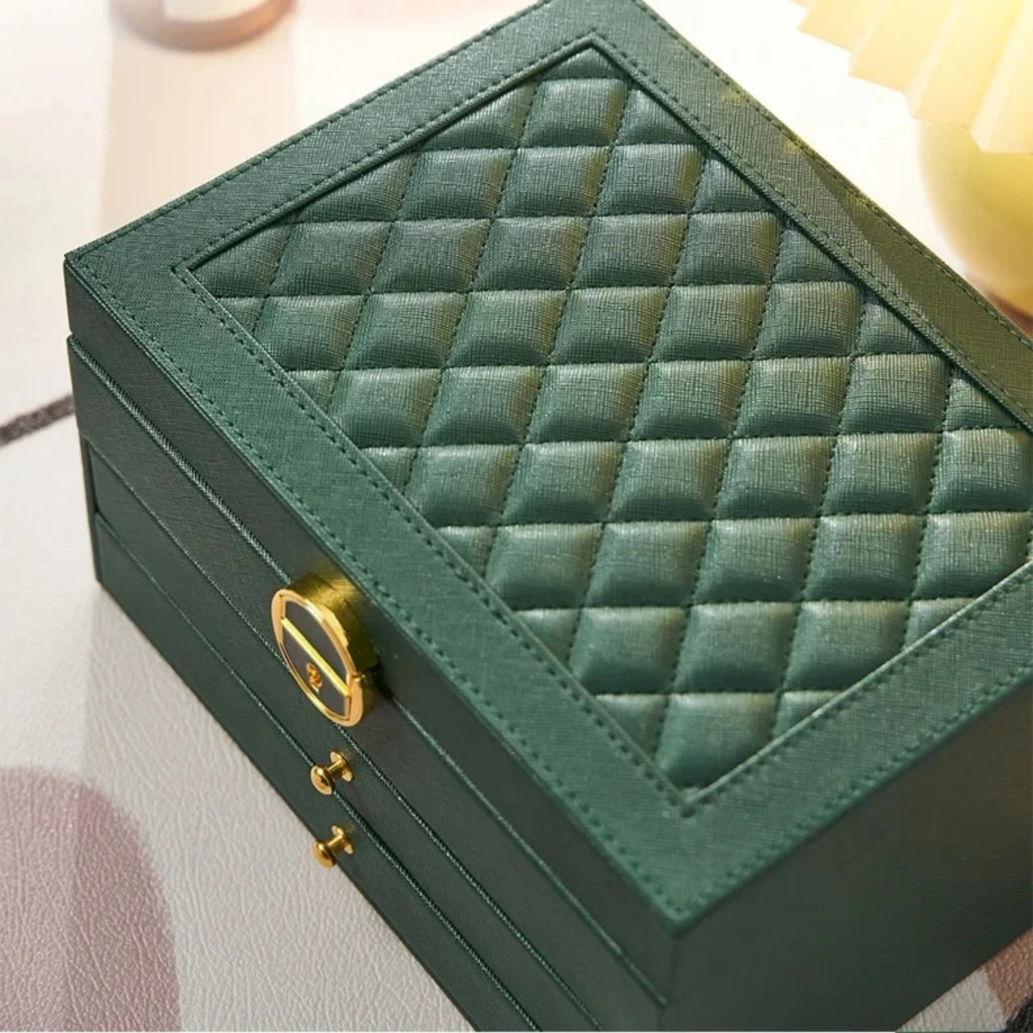 Boîte à bijoux en cuir texturé