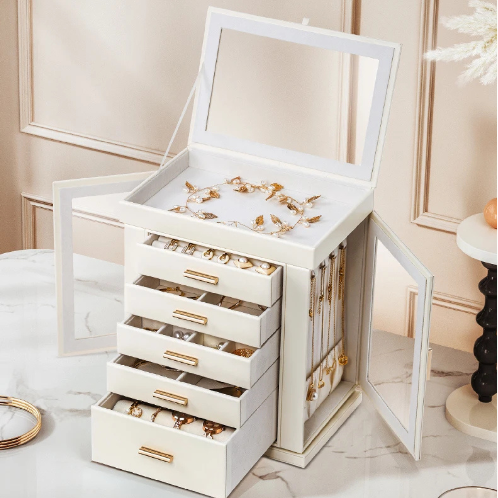 Armoire élégante pour bijoux