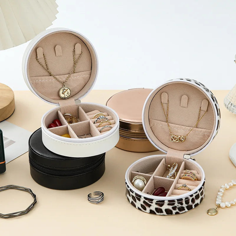 Boîte à bijoux de poche en cuir rigide