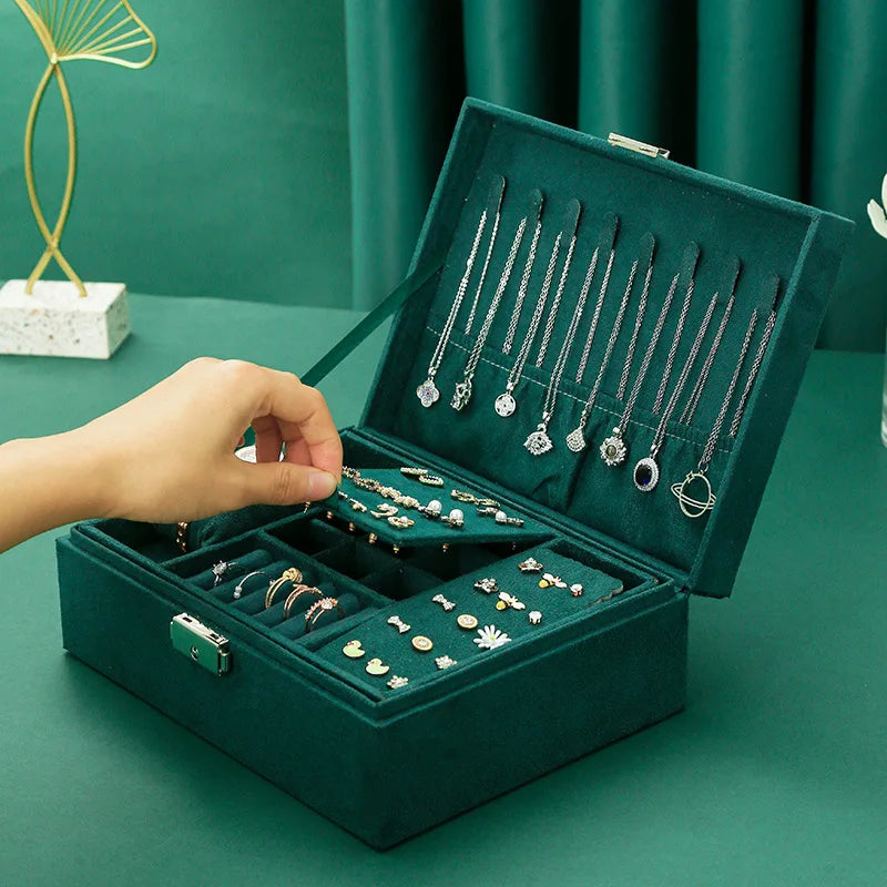 Boîte à bijoux en velours avec serrure