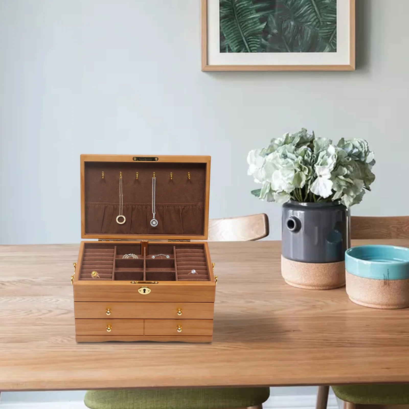 Boîte à bijoux avec rangement raffiné et sécurisé